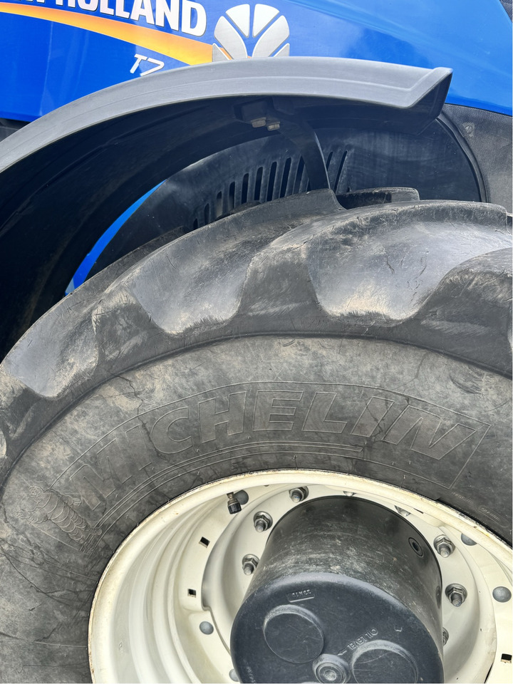 New Holland T7.315 - Traktor: gambar 4 New Holland T7.315 - Traktor: gambar 4