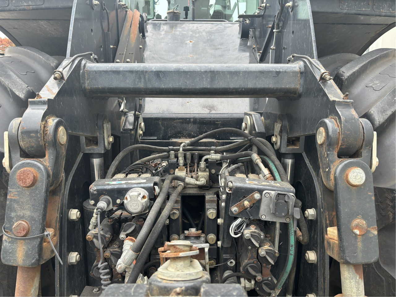New Holland T9.560 - Traktor: gambar 5 New Holland T9.560 - Traktor: gambar 5