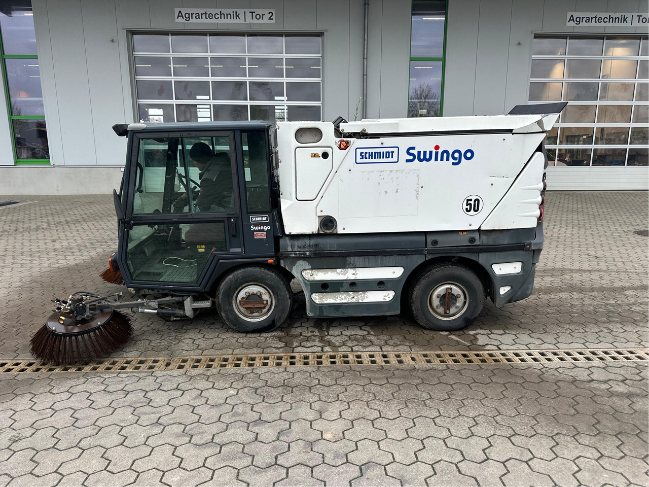 Schmidt Kehrmaschine Compact 200 - Mesin pemotong padang rumput: gambar 5 Schmidt Kehrmaschine Compact 200 - Mesin pemotong padang rumput: gambar 5