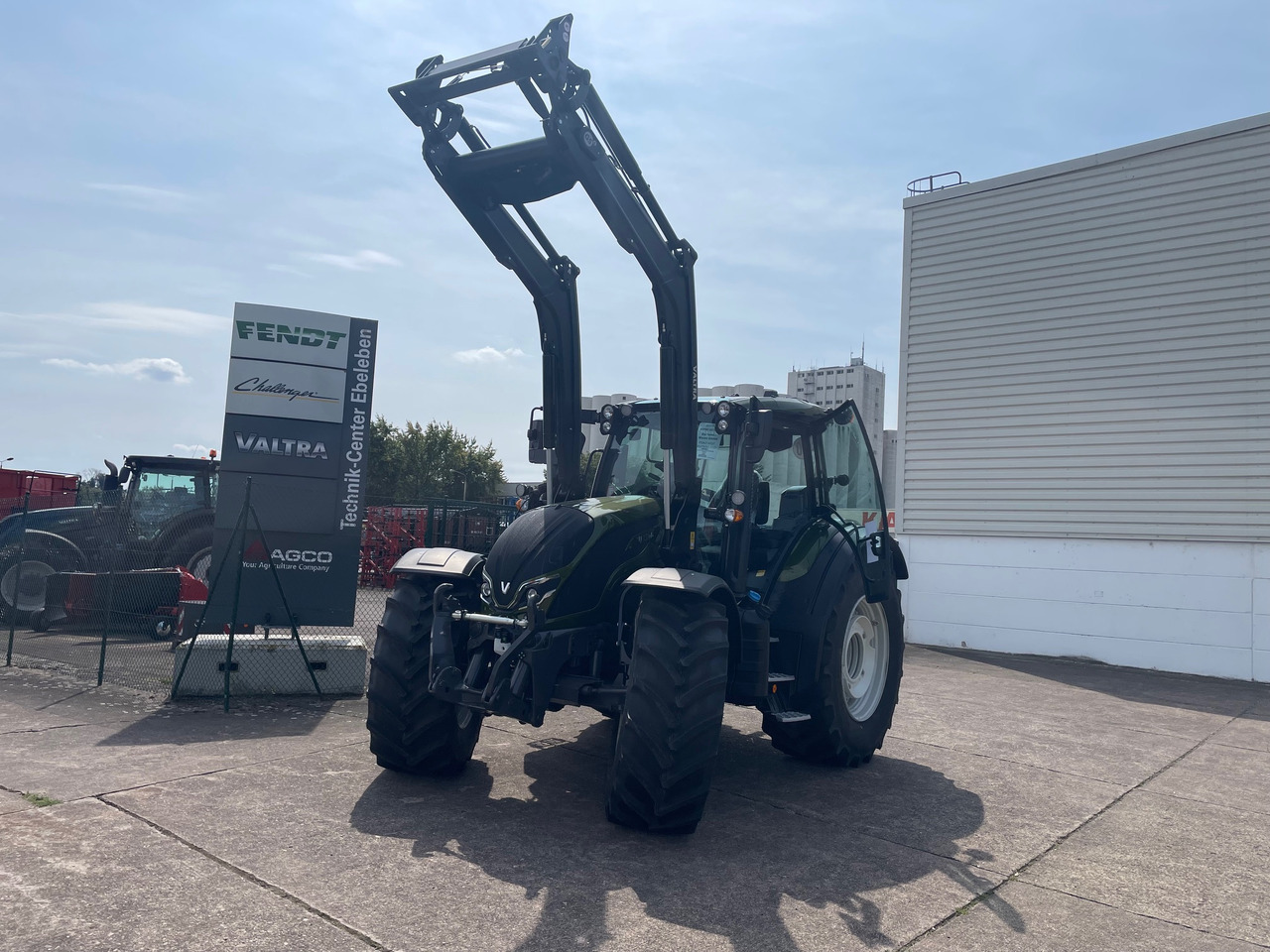 Valtra N155 EA 2B1 - Traktor: gambar 1 Valtra N155 EA 2B1 - Traktor: gambar 1