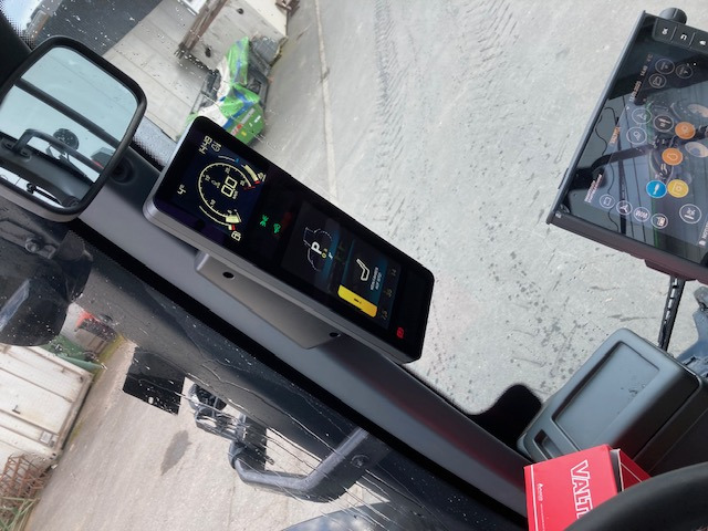 Valtra Q 265 - Traktor: gambar 5 Valtra Q 265 - Traktor: gambar 5