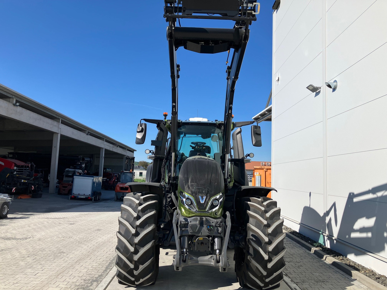 Valtra Q 285 - Traktor: gambar 5 Valtra Q 285 - Traktor: gambar 5
