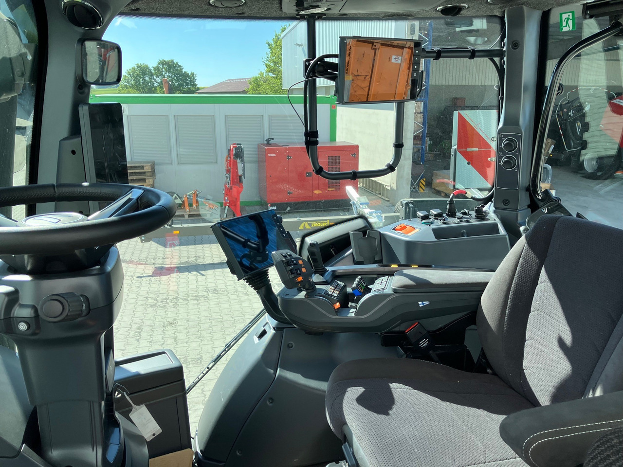 Valtra Q 285 - Traktor: gambar 2 Valtra Q 285 - Traktor: gambar 2