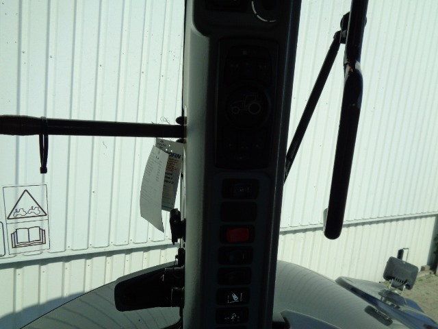 Valtra S274 - Traktor: gambar 3 Valtra S274 - Traktor: gambar 3