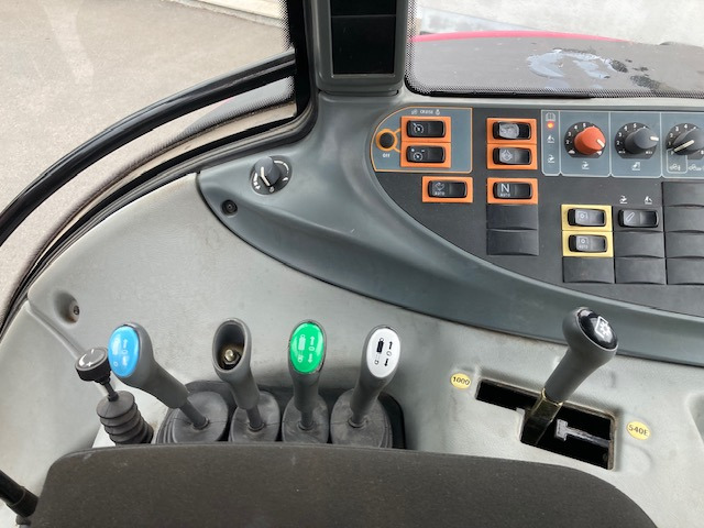 Valtra T 173 SH High Tec - Traktor: gambar 3 Valtra T 173 SH High Tec - Traktor: gambar 3