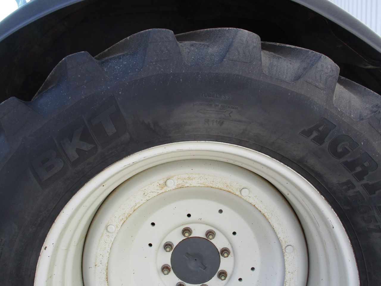 Traktor Valtra T 213: gambar 9