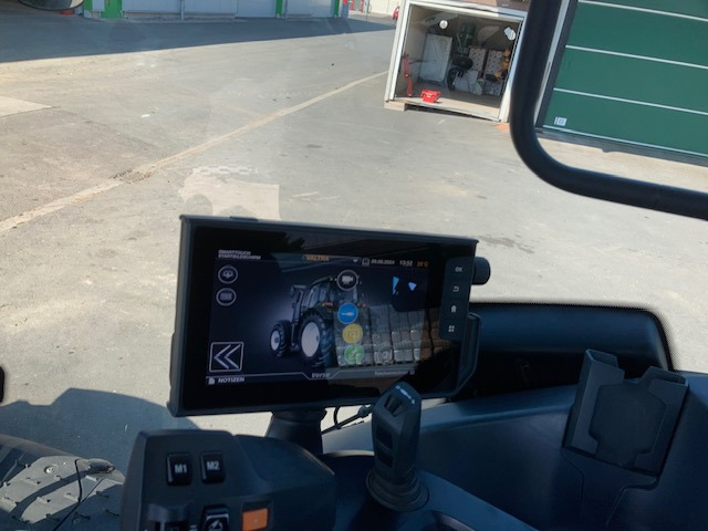 Valtra T 235 Versu - Traktor: gambar 3 Valtra T 235 Versu - Traktor: gambar 3