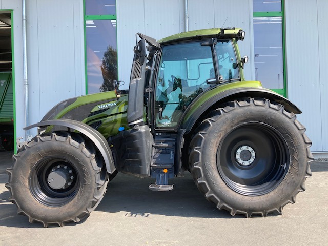 Valtra T 235 Versu - Traktor: gambar 1 Valtra T 235 Versu - Traktor: gambar 1