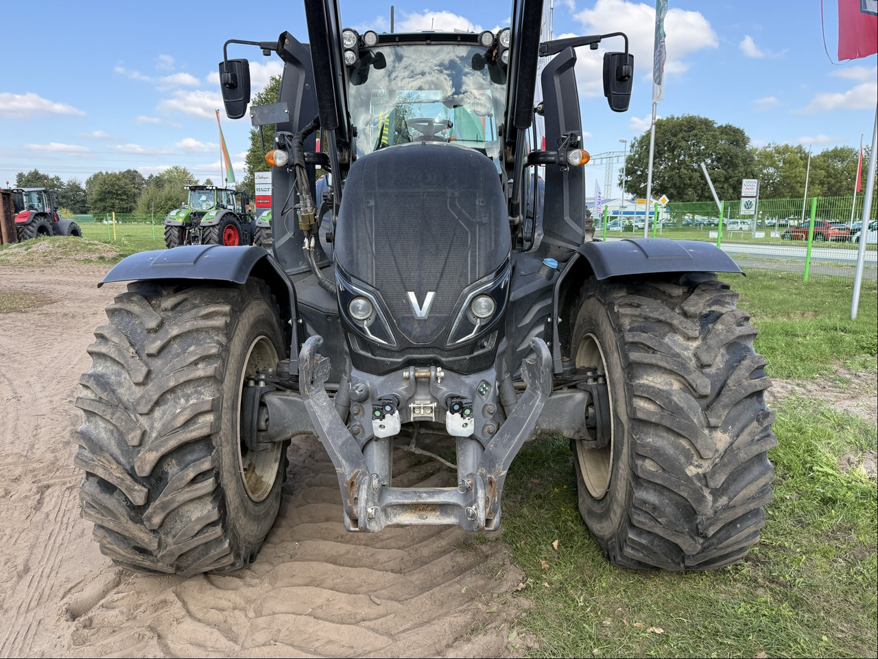 Valtra T 254 Versu - Traktor: gambar 4 Valtra T 254 Versu - Traktor: gambar 4