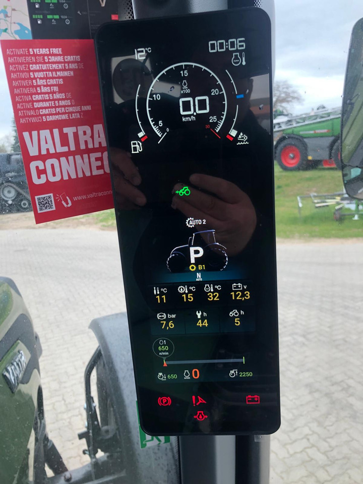 Valtra T175EA - Traktor: gambar 2 Valtra T175EA - Traktor: gambar 2