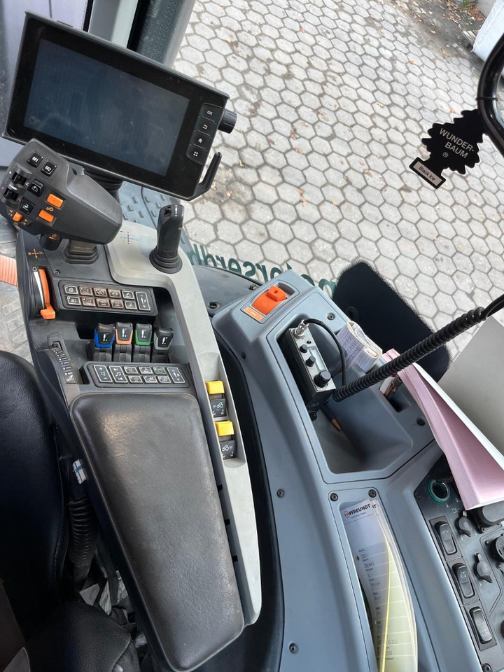 Valtra T214 Direct TwinTrac - Traktor: gambar 3 Valtra T214 Direct TwinTrac - Traktor: gambar 3