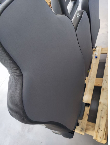 Tempat duduk untuk Truk baru Iveco Complete 3: gambar 6