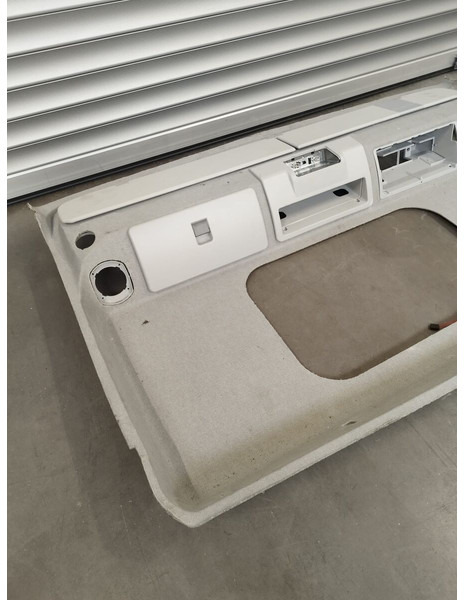 Iveco Eurocargo - Kabin dan interior untuk Truk: gambar 4 Iveco Eurocargo - Kabin dan interior untuk Truk: gambar 4