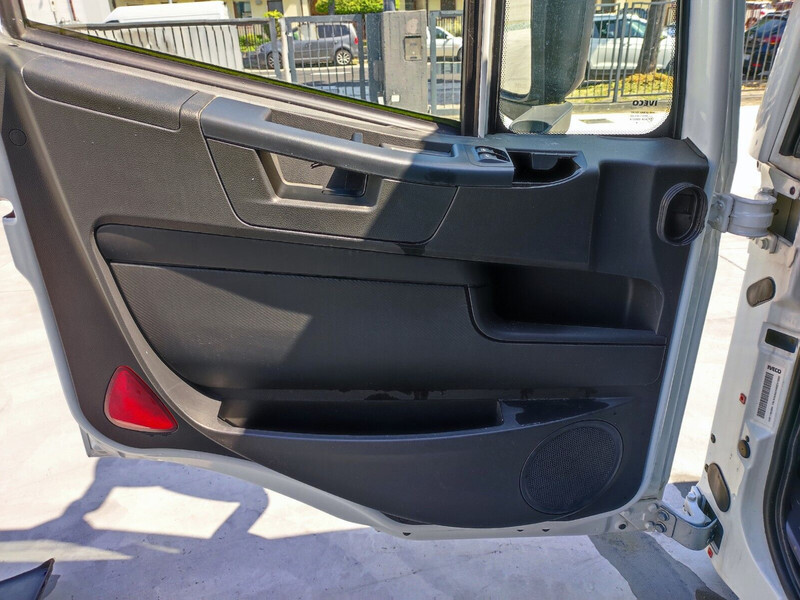 Iveco STRALIS HI STREET - TRAKKER Euro 6 - Kabin dan interior untuk Truk: gambar 5 Iveco STRALIS HI STREET - TRAKKER Euro 6 - Kabin dan interior untuk Truk: gambar 5