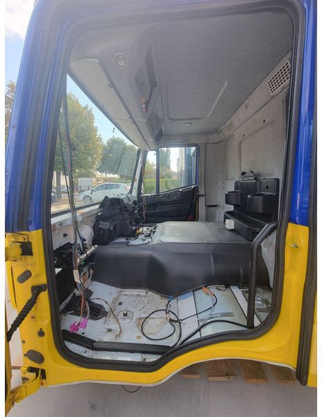 Iveco STRALIS TRAKKER EURO 6 - Kabin dan interior untuk Truk: gambar 3 Iveco STRALIS TRAKKER EURO 6 - Kabin dan interior untuk Truk: gambar 3
