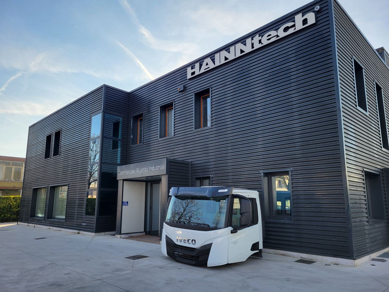 Iveco STRALIS TRAKKER S - Way / X - Way / T - Way EURO 6 - Kabin dan interior untuk Truk: gambar 1 Iveco STRALIS TRAKKER S - Way / X - Way / T - Way EURO 6 - Kabin dan interior untuk Truk: gambar 1