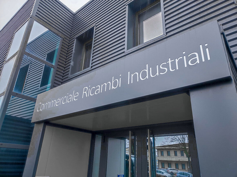 Aerodinamika/ Spoiler untuk Truk baru Iveco TURBOSTAR 190 - 190.48: gambar 8 Aerodinamika/ Spoiler untuk Truk baru Iveco TURBOSTAR 190 - 190.48: gambar 8