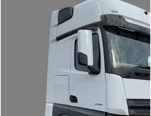 Mercedes-Benz ACTROS GigaSpace - Aerodinamika/ Spoiler untuk Truk: gambar 1 Mercedes-Benz ACTROS GigaSpace - Aerodinamika/ Spoiler untuk Truk: gambar 1