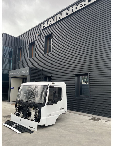 Mercedes-Benz ATEGO 4 CYLINDERS EURO 5 - Kabin dan interior untuk Truk: gambar 1 Mercedes-Benz ATEGO 4 CYLINDERS EURO 5 - Kabin dan interior untuk Truk: gambar 1