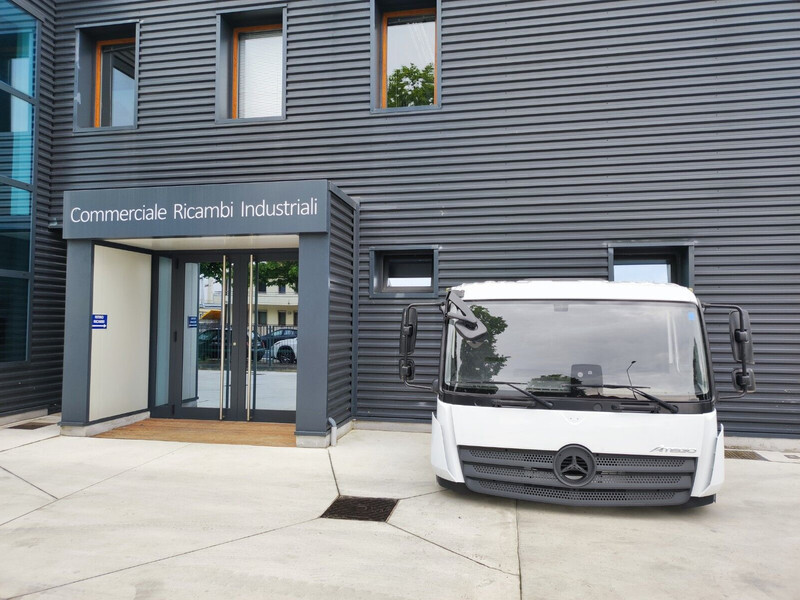 Mercedes-Benz ATEGO Euro 6 - Kabin dan interior untuk Truk: gambar 2 Mercedes-Benz ATEGO Euro 6 - Kabin dan interior untuk Truk: gambar 2