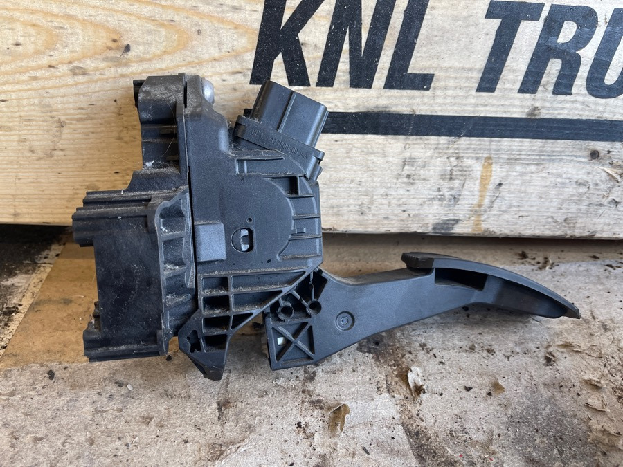 MAN GAS PEDAL 81.25970-6110 - Kabin dan interior untuk Truk: gambar 1 MAN GAS PEDAL 81.25970-6110 - Kabin dan interior untuk Truk: gambar 1