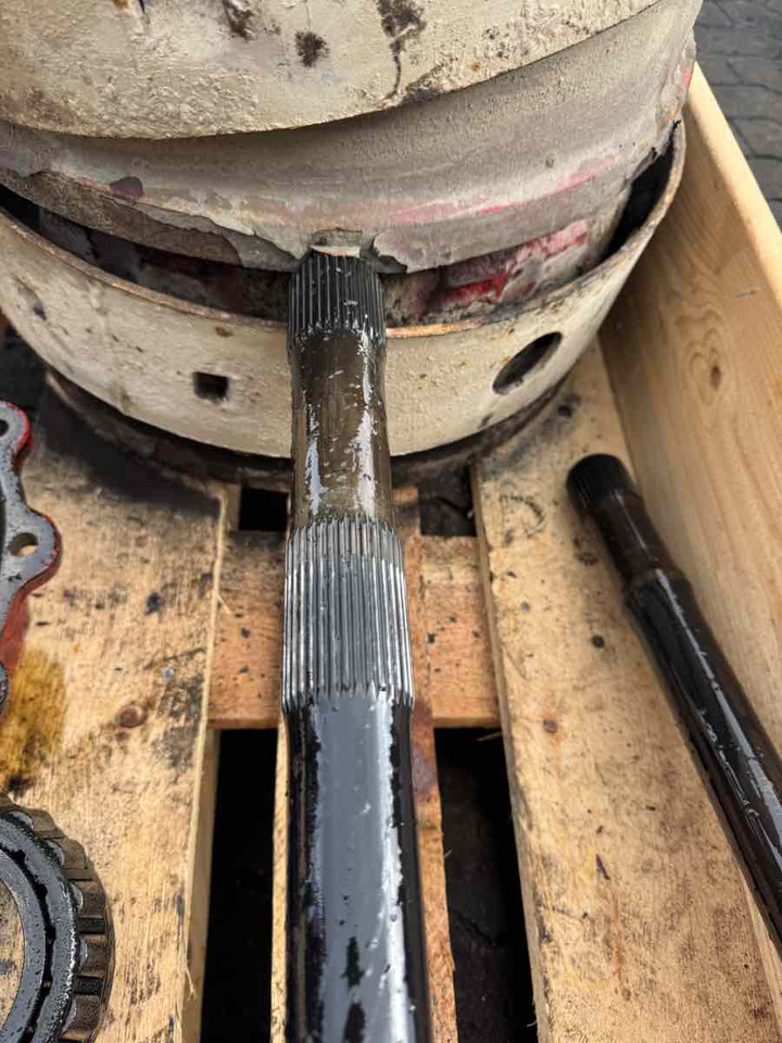 MAN HALF SHAFT 81.35502-0099 - Poros penggerak untuk Truk: gambar 1 MAN HALF SHAFT 81.35502-0099 - Poros penggerak untuk Truk: gambar 1