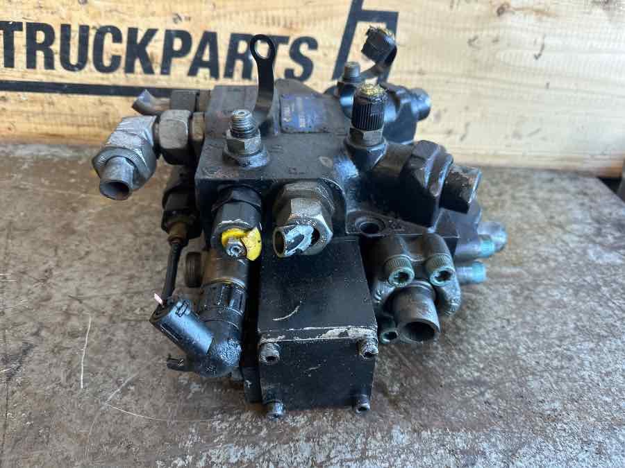 MAN HYDRODRIVE VALVE BLOCK 81.67560-6105 - Katup rem untuk Truk: gambar 4 MAN HYDRODRIVE VALVE BLOCK 81.67560-6105 - Katup rem untuk Truk: gambar 4