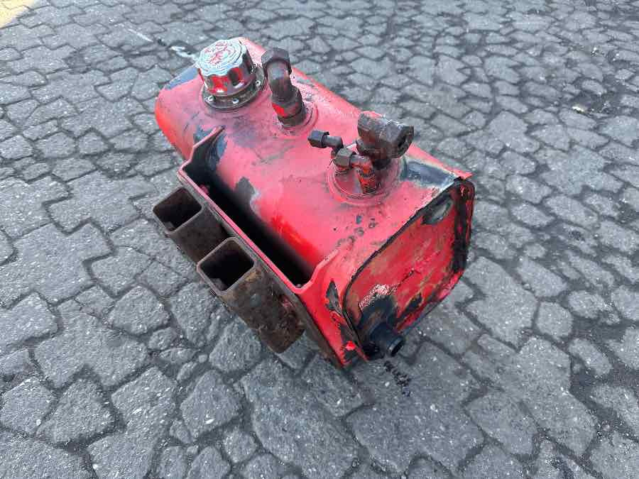 MAN OIL FLUID RESERVOIR 81.36049-5002 - Hidrolika untuk Truk: gambar 2 MAN OIL FLUID RESERVOIR 81.36049-5002 - Hidrolika untuk Truk: gambar 2