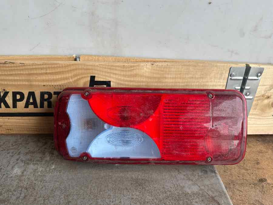 MAN REAR LAMP 81.25225.6544 - Cahaya/ Pencahayaan untuk Truk: gambar 1 MAN REAR LAMP 81.25225.6544 - Cahaya/ Pencahayaan untuk Truk: gambar 1
