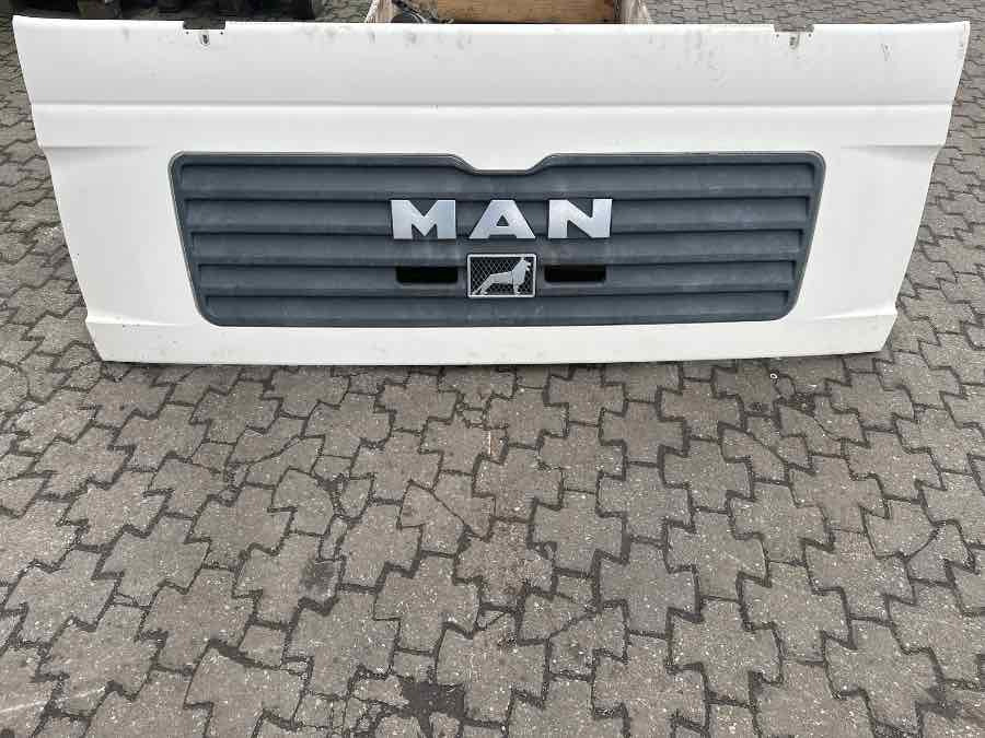 MAN TGA FRONT SERVICE DOOR 81.61110-0053 - Tubuh dan eksterior untuk Truk: gambar 1 MAN TGA FRONT SERVICE DOOR 81.61110-0053 - Tubuh dan eksterior untuk Truk: gambar 1