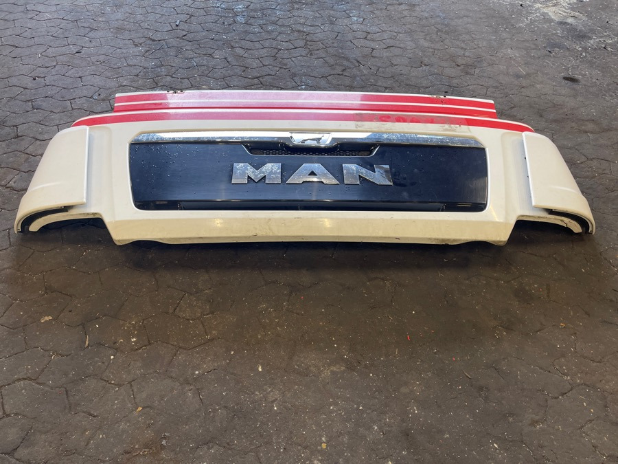MAN TGS FRONT SERVICE DOOR 81.61110-6092 - Kabin dan interior untuk Truk: gambar 1 MAN TGS FRONT SERVICE DOOR 81.61110-6092 - Kabin dan interior untuk Truk: gambar 1
