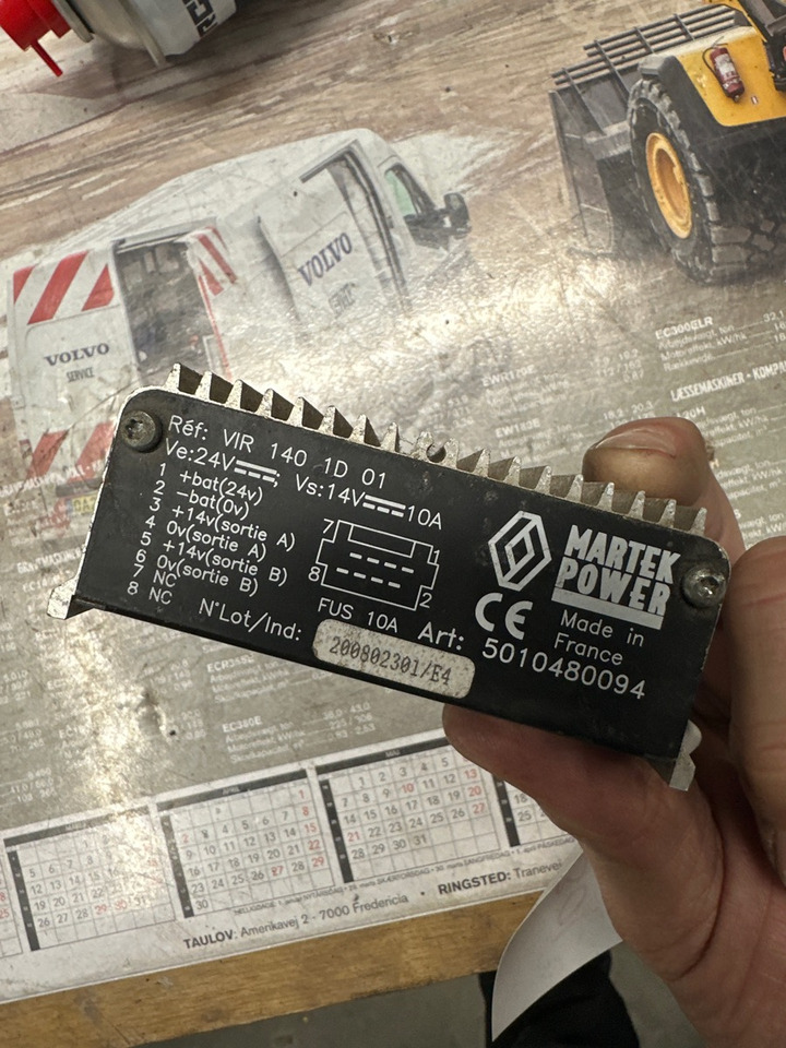 RENAULT 200802301 MARTEK POWER CONVERTER - Sistem listrik untuk Truk: gambar 3 RENAULT 200802301 MARTEK POWER CONVERTER - Sistem listrik untuk Truk: gambar 3