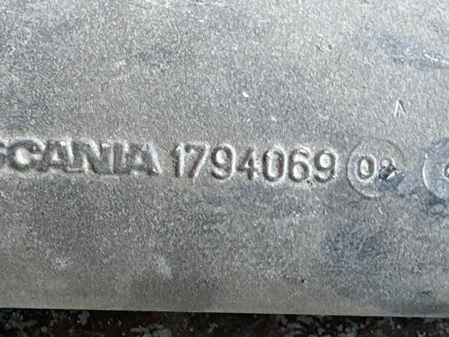 SCANIA AIR PIPE 1794069 - Pipa pemasukan udara untuk Truk: gambar 3 SCANIA AIR PIPE 1794069 - Pipa pemasukan udara untuk Truk: gambar 3