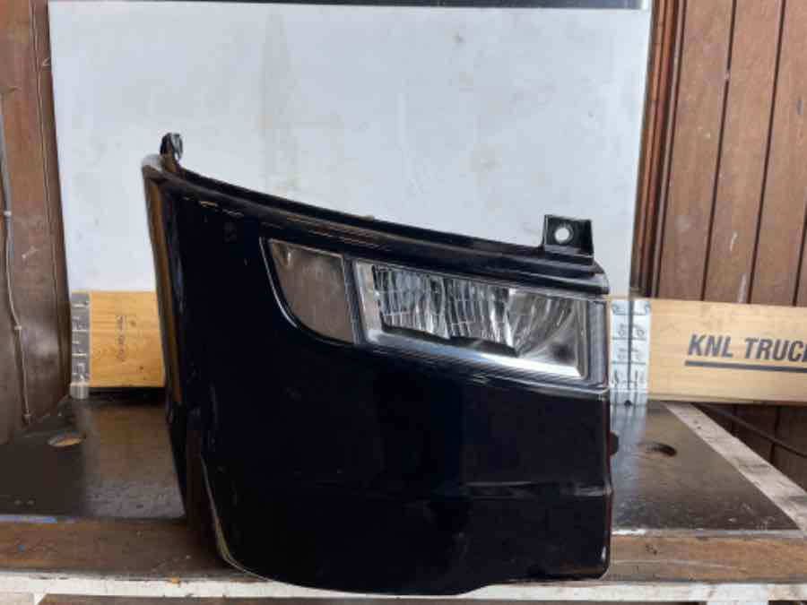 SCANIA BUMPER COVER RIGHT SIDE 2528870 - Tubuh dan eksterior untuk Truk: gambar 1 SCANIA BUMPER COVER RIGHT SIDE 2528870 - Tubuh dan eksterior untuk Truk: gambar 1