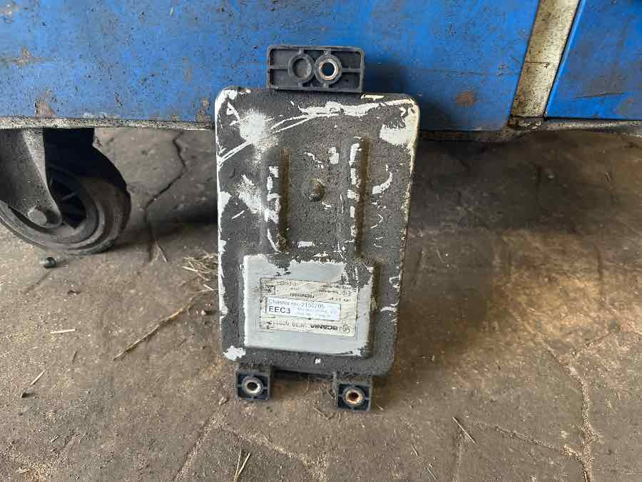 SCANIA ECU EEC  2735515 - Sistem listrik untuk Truk: gambar 2 SCANIA ECU EEC  2735515 - Sistem listrik untuk Truk: gambar 2