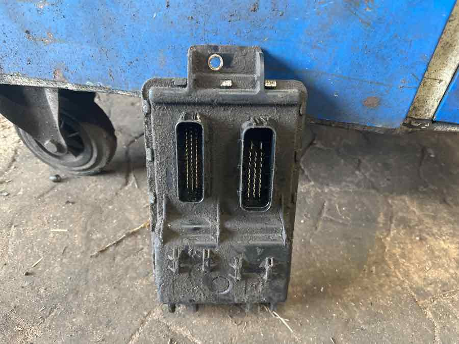SCANIA ECU EEC  2735515 - Sistem listrik untuk Truk: gambar 1 SCANIA ECU EEC  2735515 - Sistem listrik untuk Truk: gambar 1