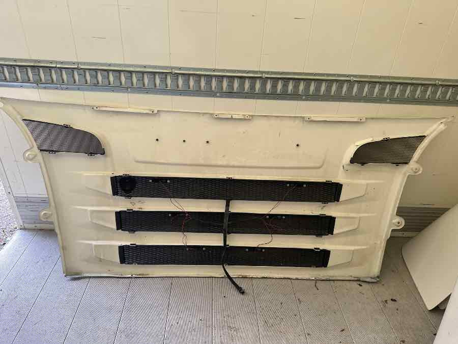SCANIA FRONT GRILL 1872158 - Tubuh dan eksterior untuk Truk: gambar 2 SCANIA FRONT GRILL 1872158 - Tubuh dan eksterior untuk Truk: gambar 2