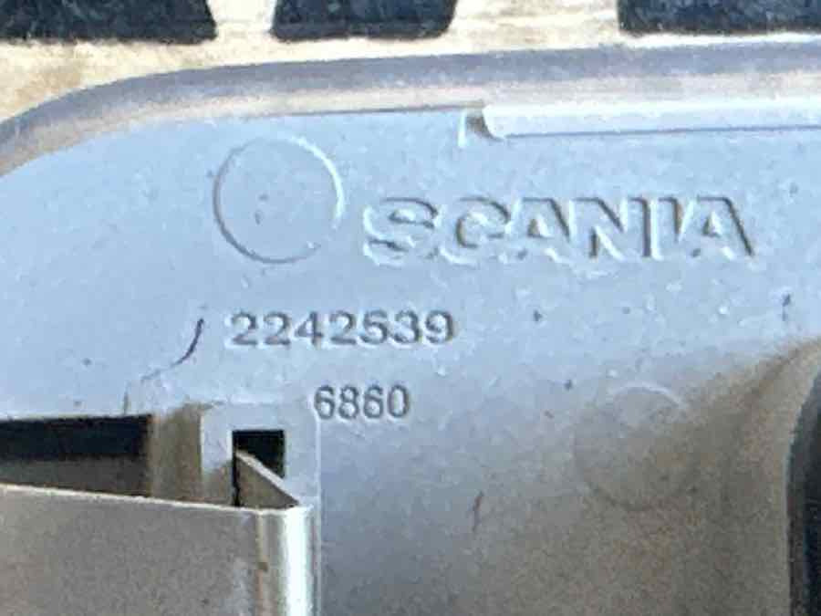 SCANIA ROOF LAMP 2242539 - Cahaya/ Pencahayaan untuk Truk: gambar 3 SCANIA ROOF LAMP 2242539 - Cahaya/ Pencahayaan untuk Truk: gambar 3