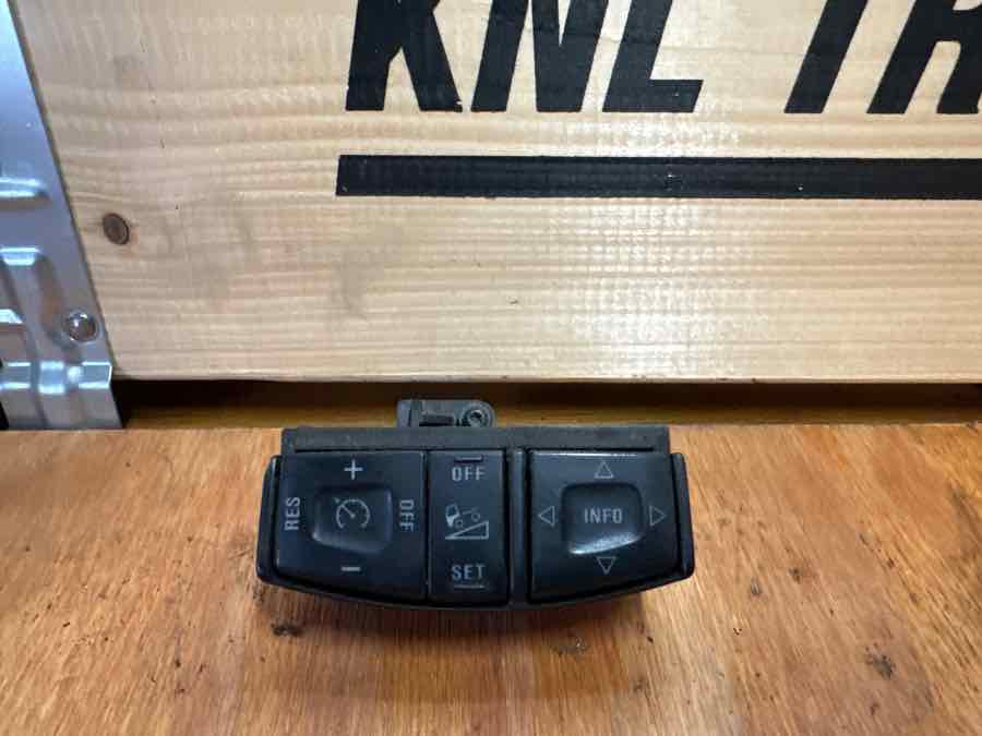 SCANIA STEERIN SWITCH 1486287 - Sistem listrik untuk Truk: gambar 1 SCANIA STEERIN SWITCH 1486287 - Sistem listrik untuk Truk: gambar 1