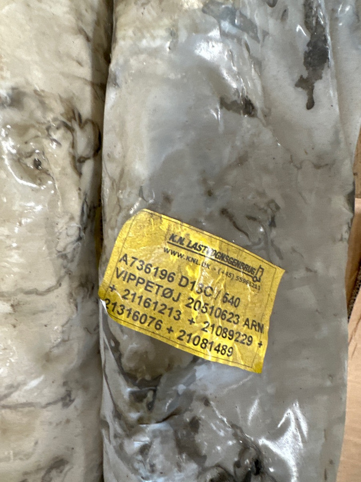 VOLVO ROLLER ASSY D13C - Suku Cadang Mesin untuk Truk: gambar 1 VOLVO ROLLER ASSY D13C - Suku Cadang Mesin untuk Truk: gambar 1