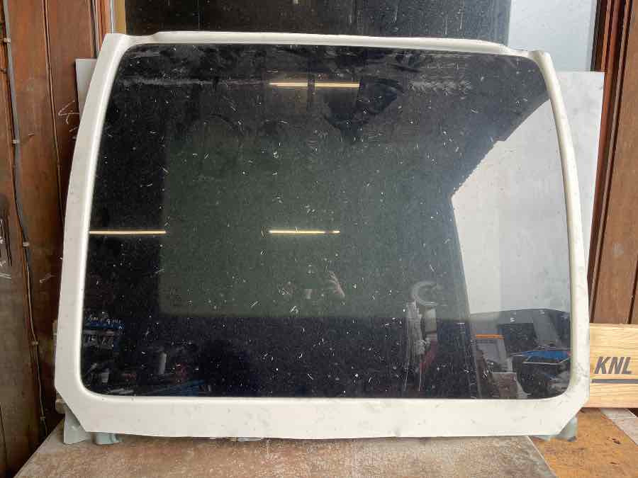 VOLVO SUNROOF 84415477 - Kabin dan interior untuk Truk: gambar 1 VOLVO SUNROOF 84415477 - Kabin dan interior untuk Truk: gambar 1