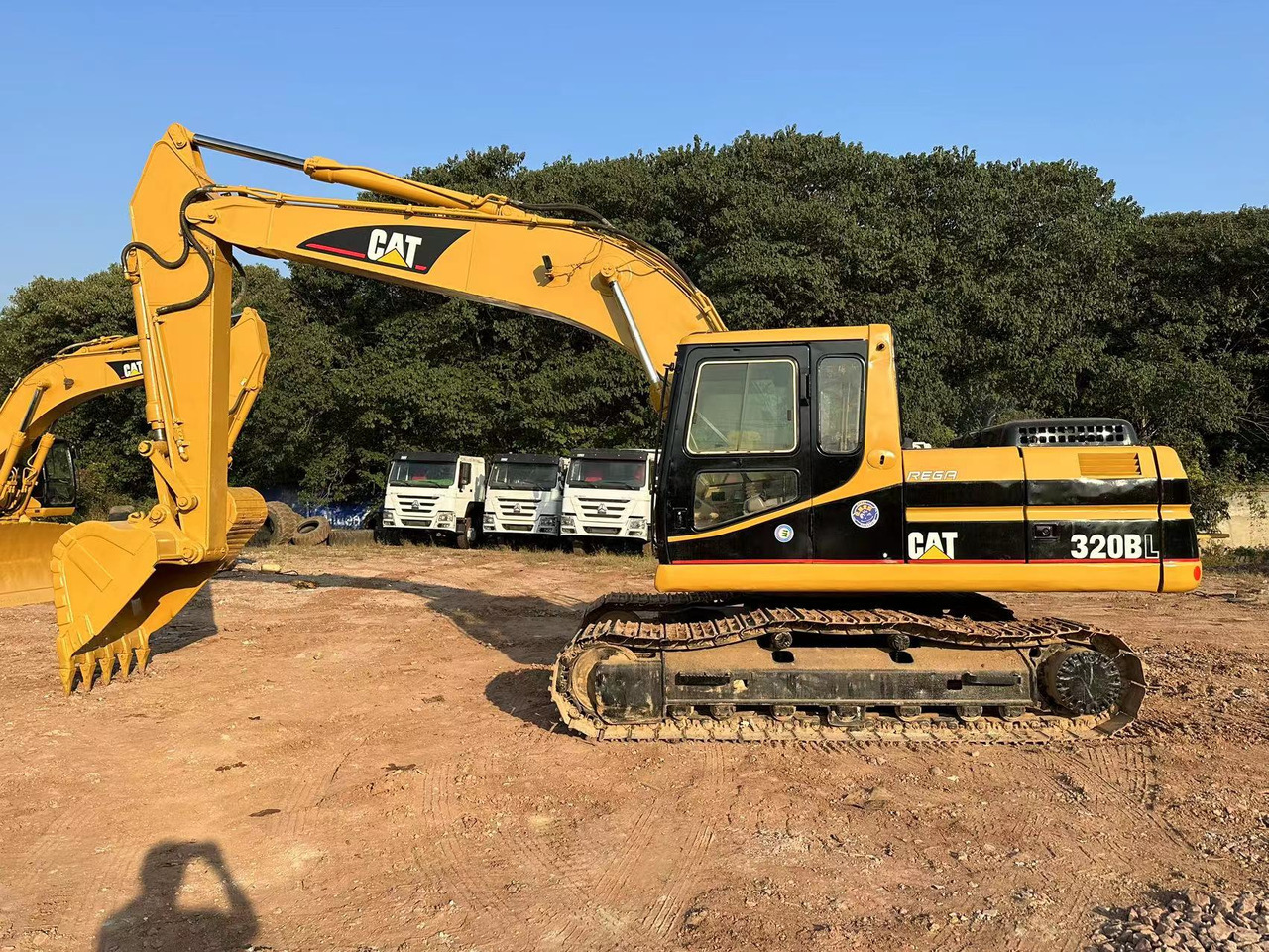 CAT 320B - Ekskavator perayap: gambar 1 CAT 320B - Ekskavator perayap: gambar 1
