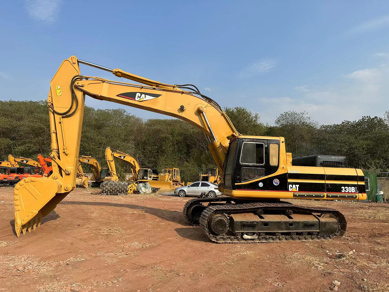 CAT 320B - Ekskavator perayap: gambar 4 CAT 320B - Ekskavator perayap: gambar 4
