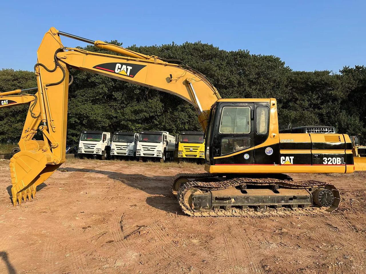 CAT 320B excavator - Ekskavator perayap: gambar 2 CAT 320B excavator - Ekskavator perayap: gambar 2
