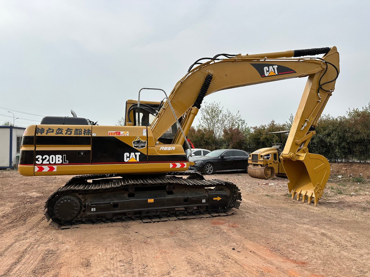 CAT 320BL - Ekskavator perayap: gambar 1 CAT 320BL - Ekskavator perayap: gambar 1