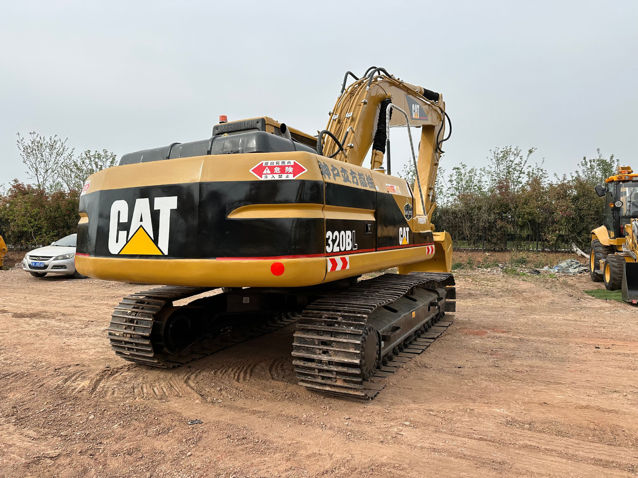 CAT 320BL - Ekskavator perayap: gambar 3 CAT 320BL - Ekskavator perayap: gambar 3