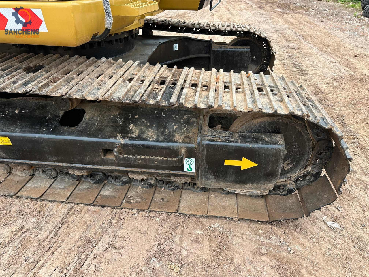 Ekskavator perayap CAT 320CL with hammer: gambar 9