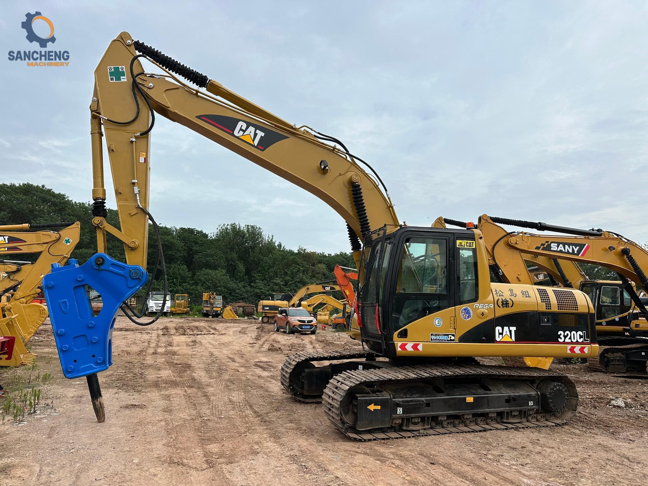 CAT 320CL with hammer crawler excavator - Ekskavator perayap: gambar 1 CAT 320CL with hammer crawler excavator - Ekskavator perayap: gambar 1