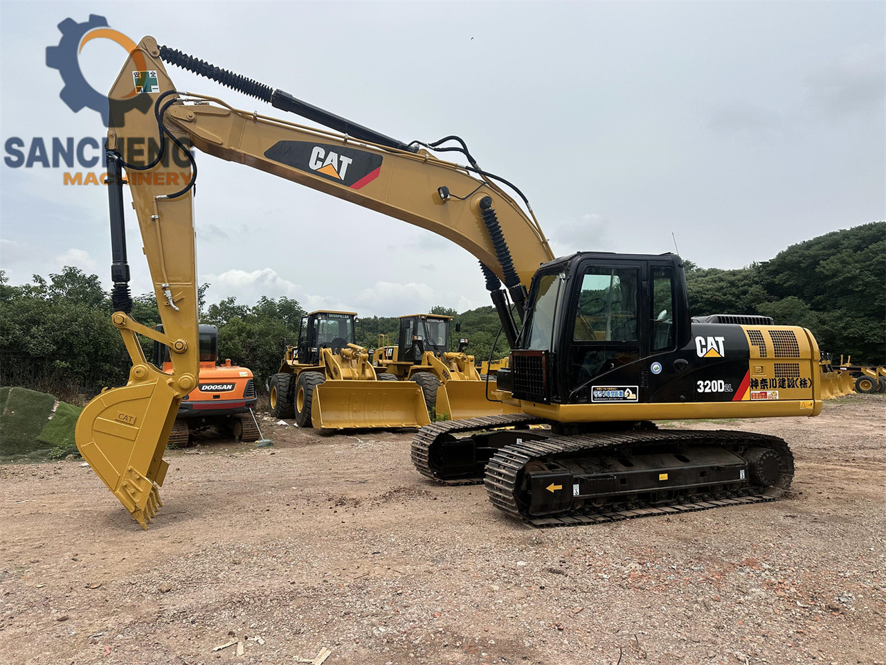 CAT 320DL - Ekskavator perayap: gambar 1 CAT 320DL - Ekskavator perayap: gambar 1