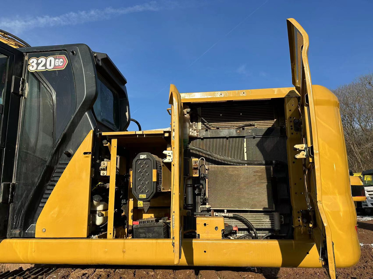 Ekskavator perayap CAT 320GC: gambar 8